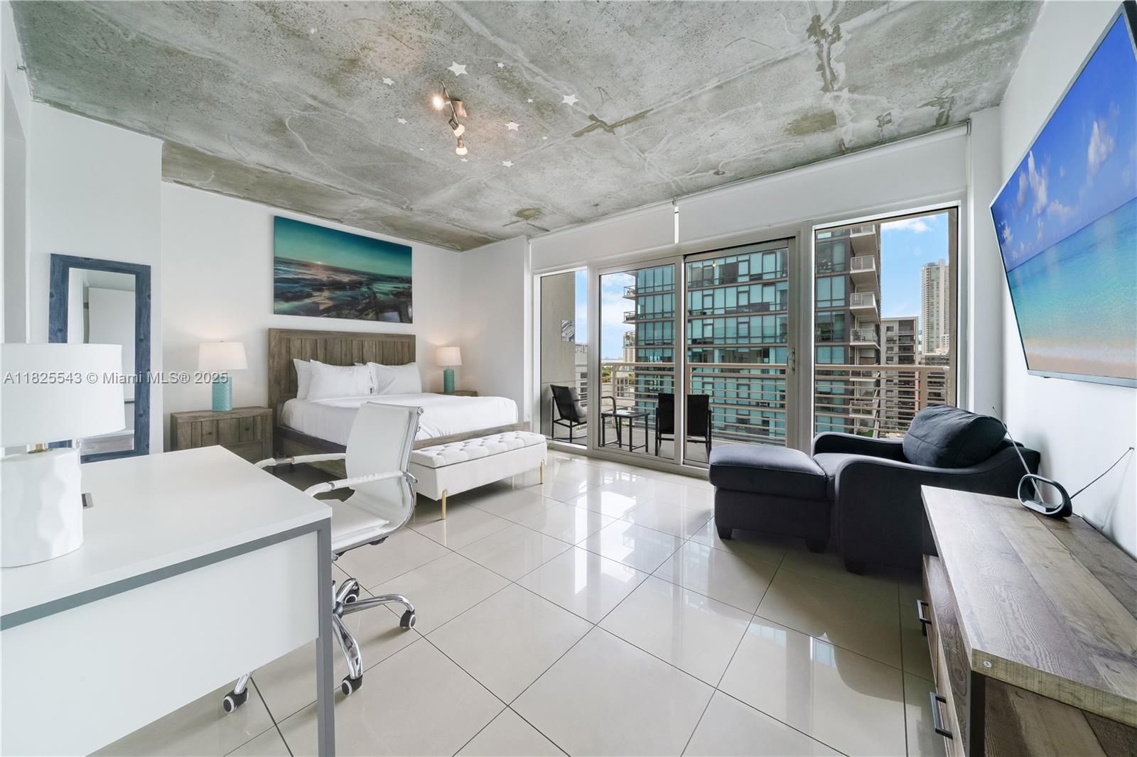 MIDBLOCK MIAMI CONDO - Residential Lease