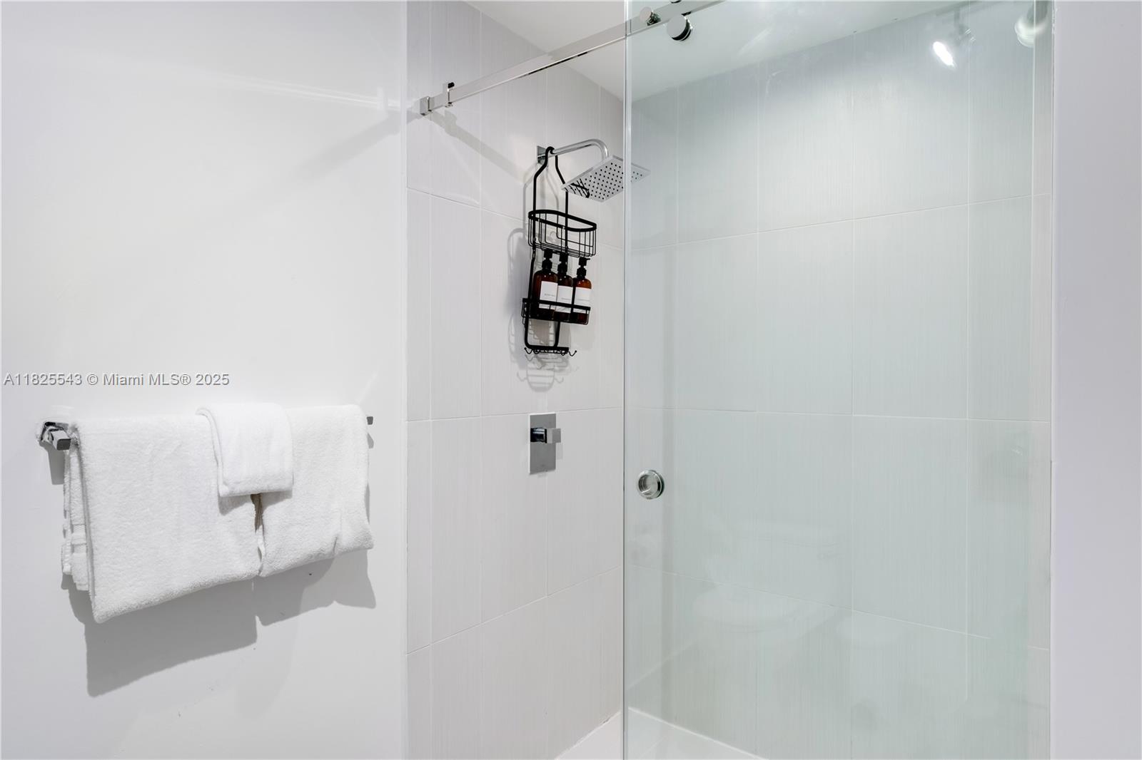 MIDBLOCK MIAMI CONDO - Residential Lease