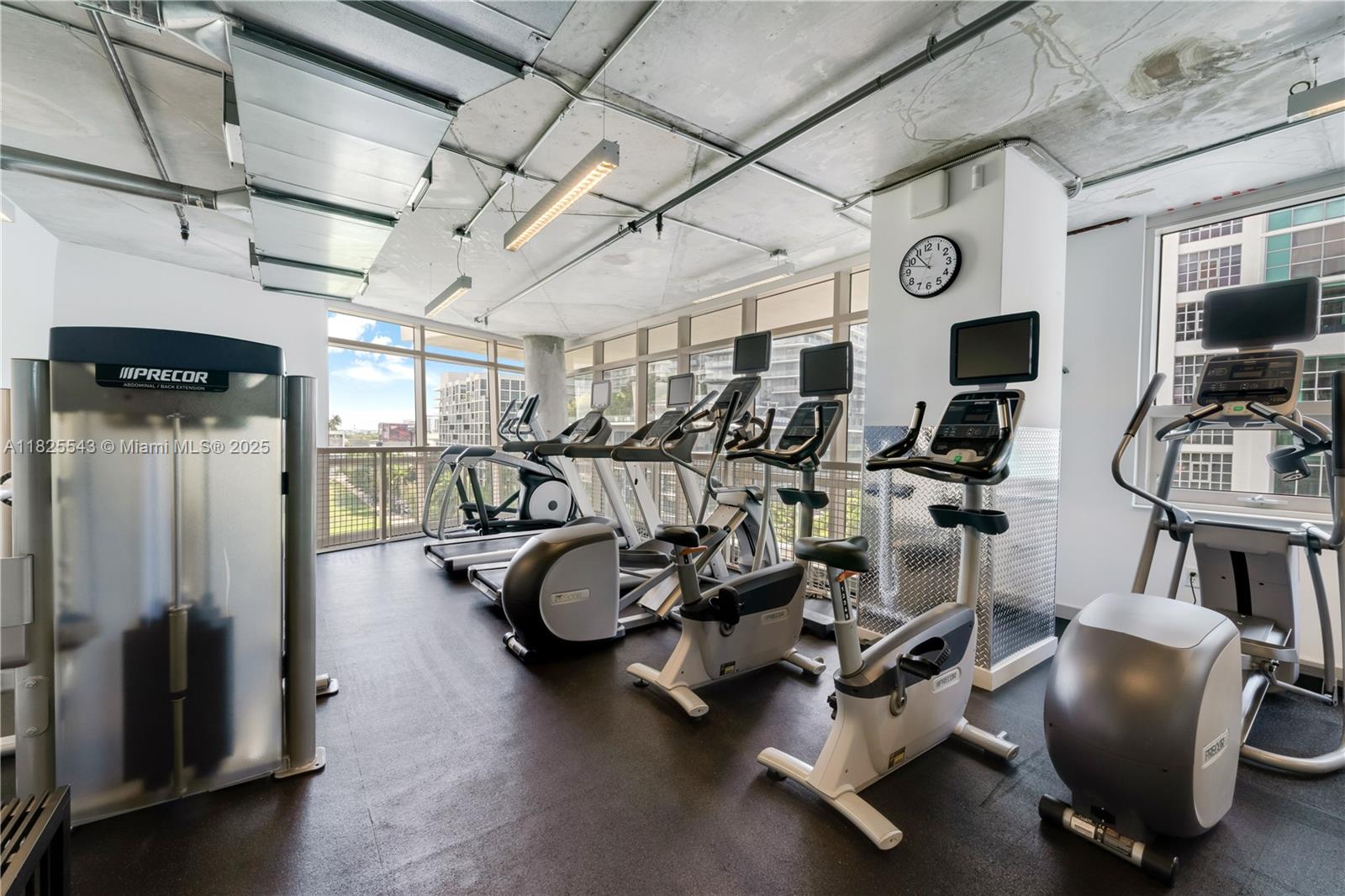 MIDBLOCK MIAMI CONDO - Residential Lease