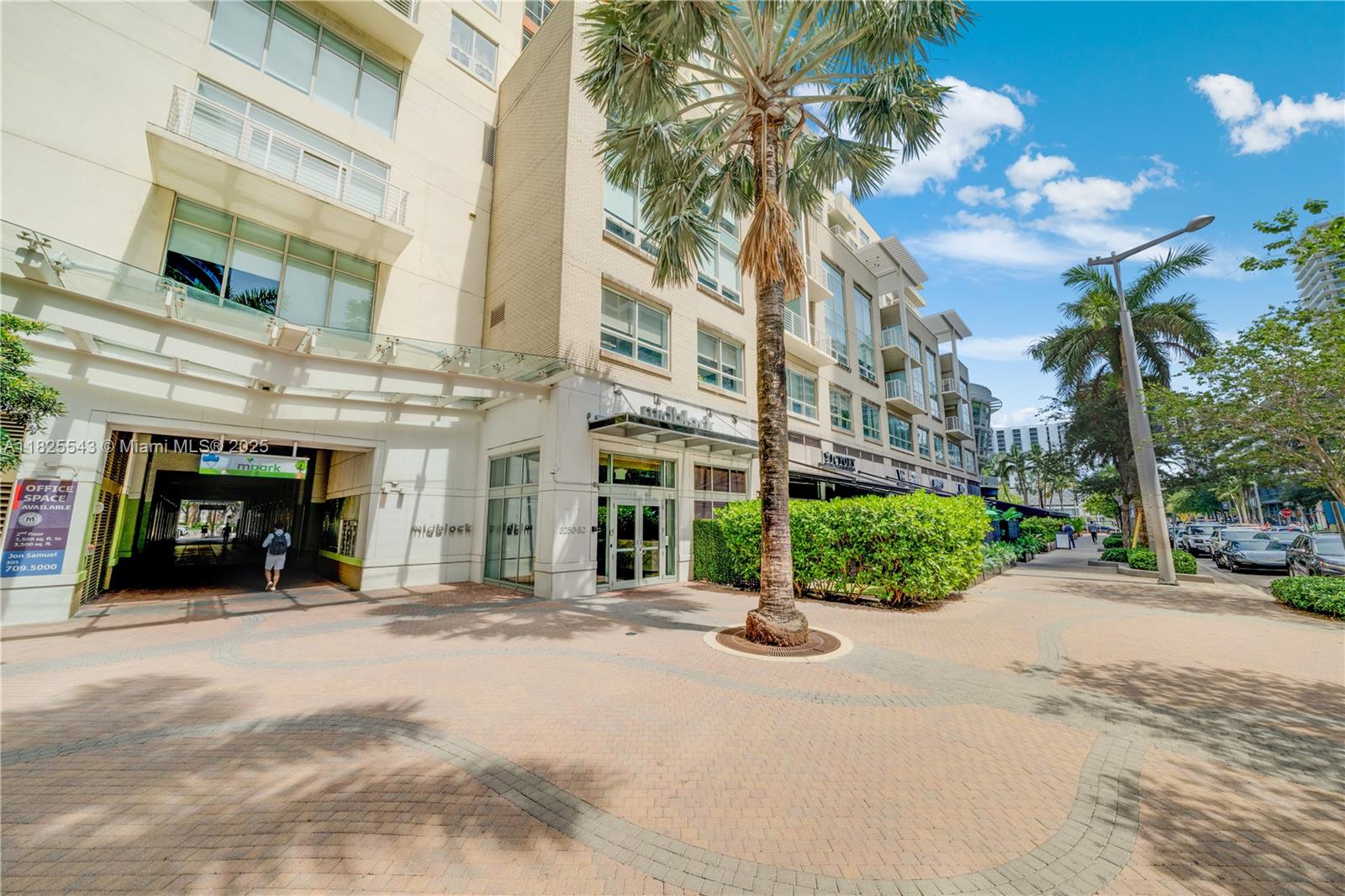 MIDBLOCK MIAMI CONDO - Residential Lease