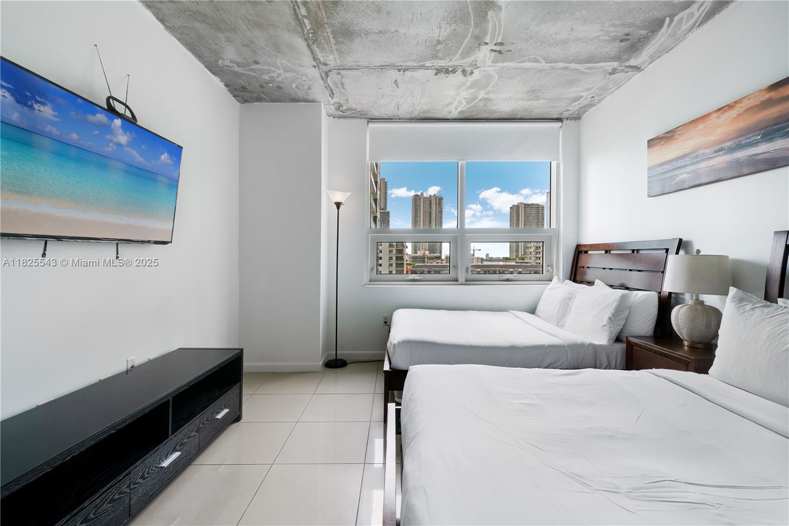 MIDBLOCK MIAMI CONDO - Residential Lease