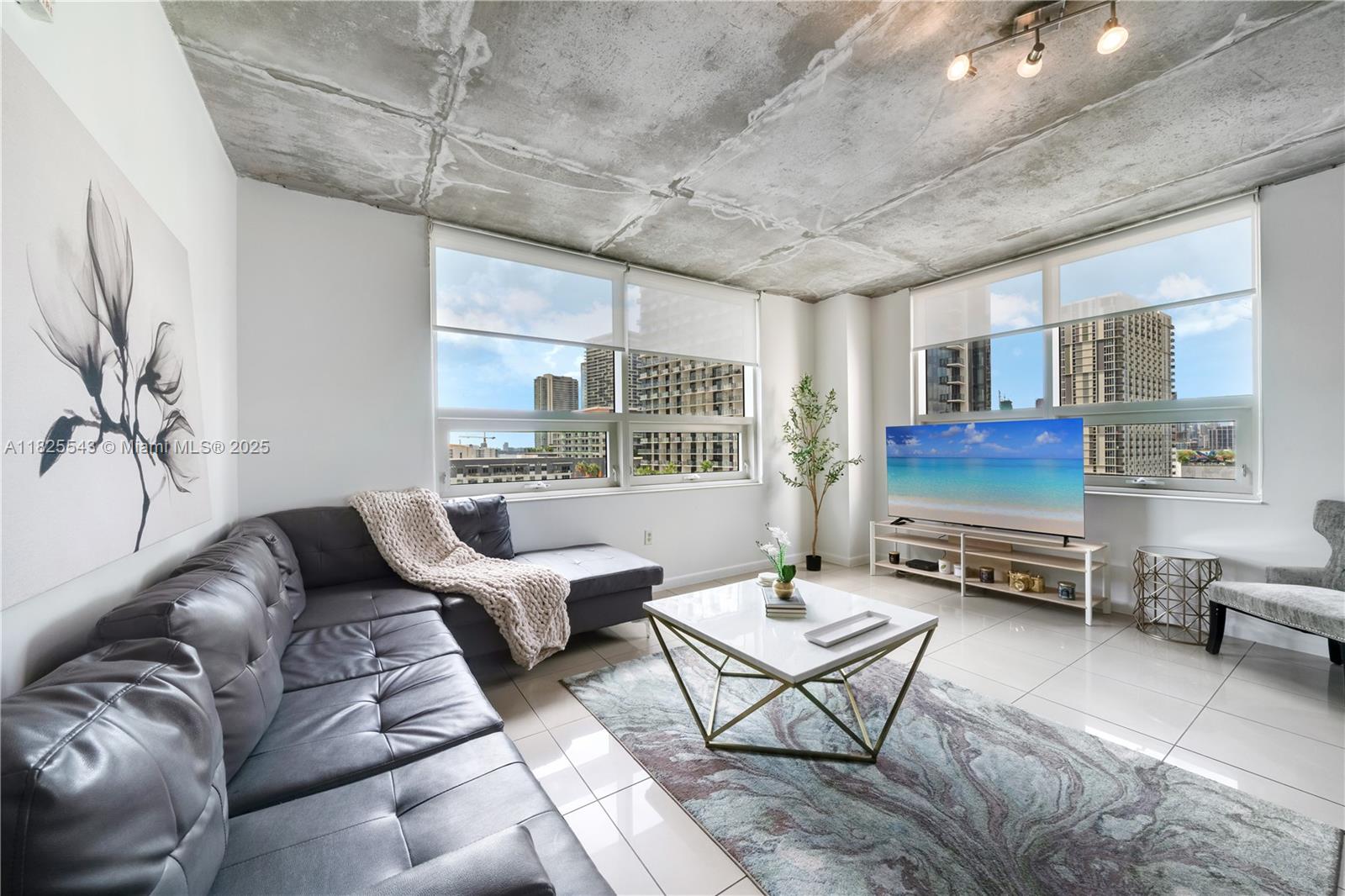 3250 NE 1st Ave 1016