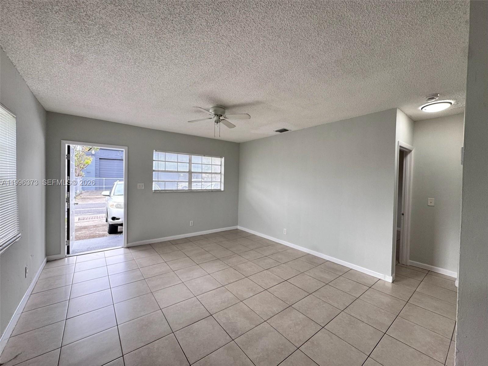 COLLEGE TRACT - Residential Lease