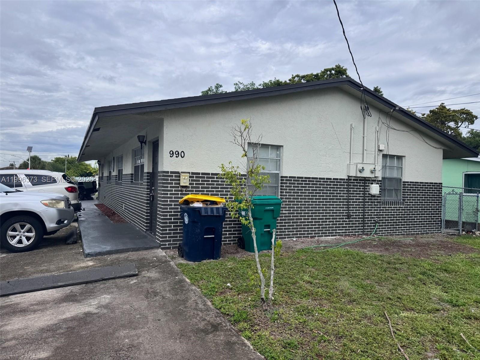 COLLEGE TRACT - Residential Lease