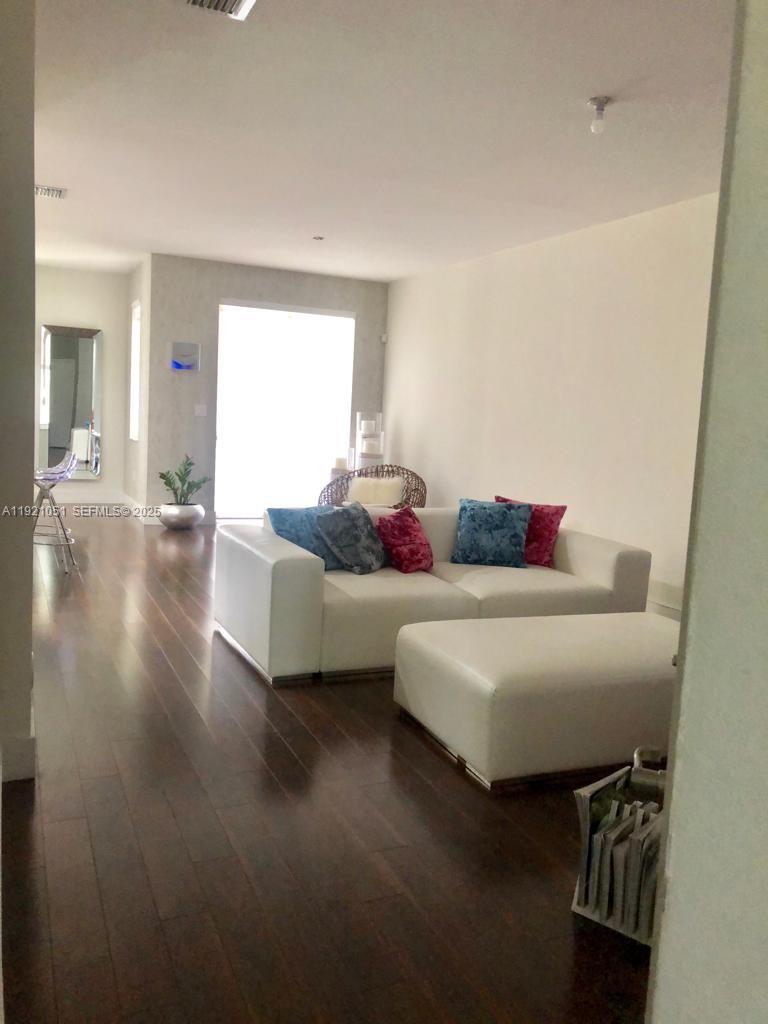 RESERVE AT DORAL WEST - Residential Lease