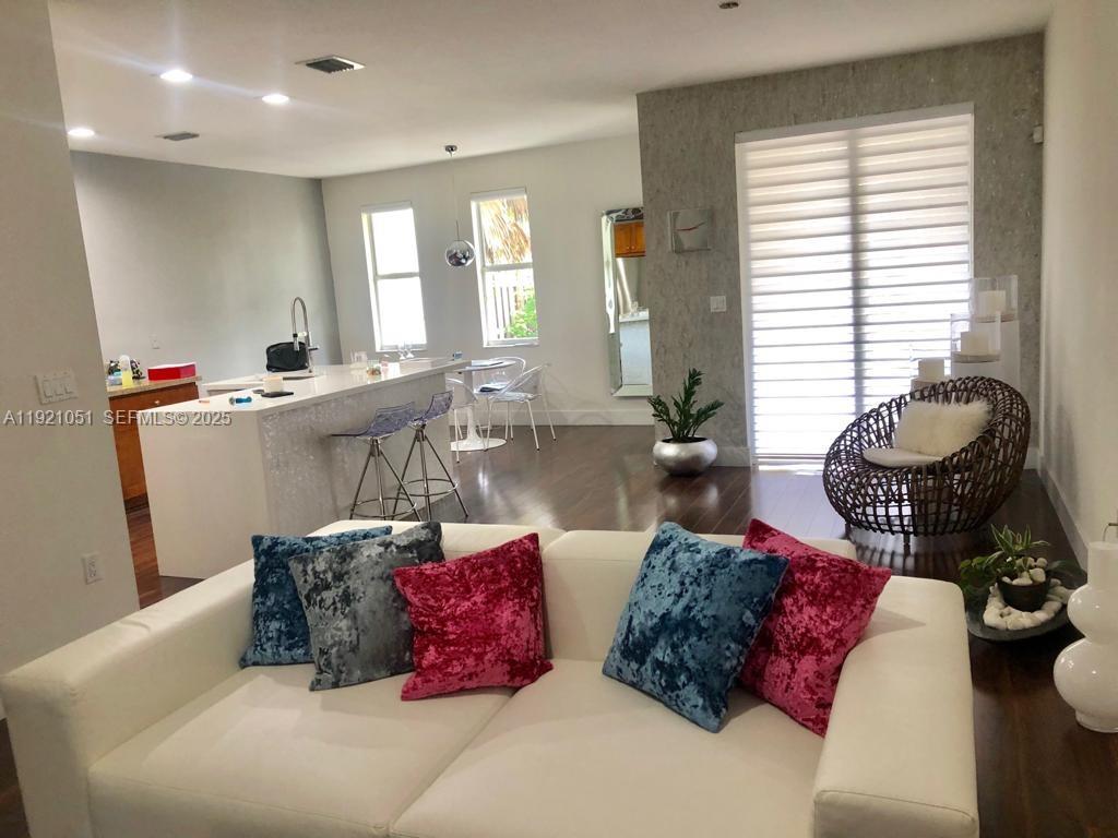 RESERVE AT DORAL WEST - Residential Lease