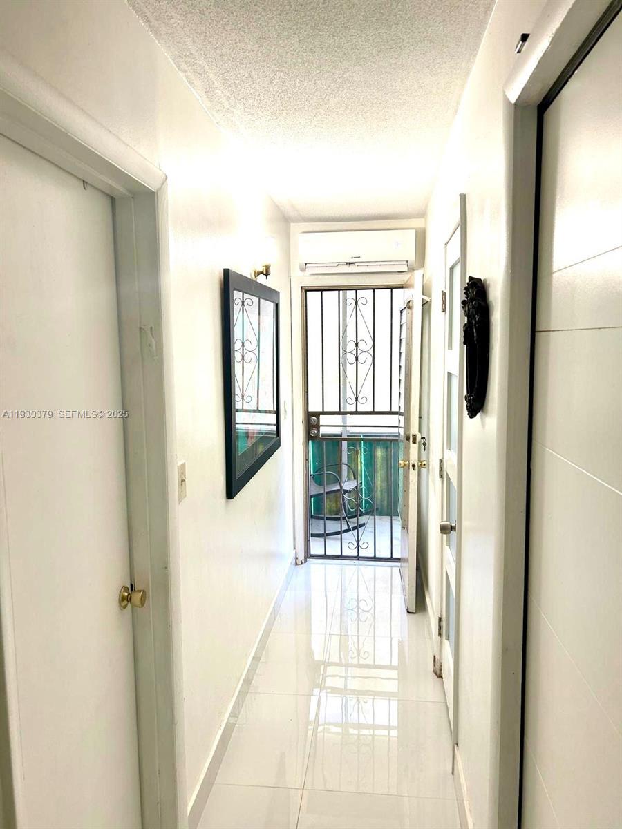 MAR-LEN GARDENS NO 10 COR - Residential