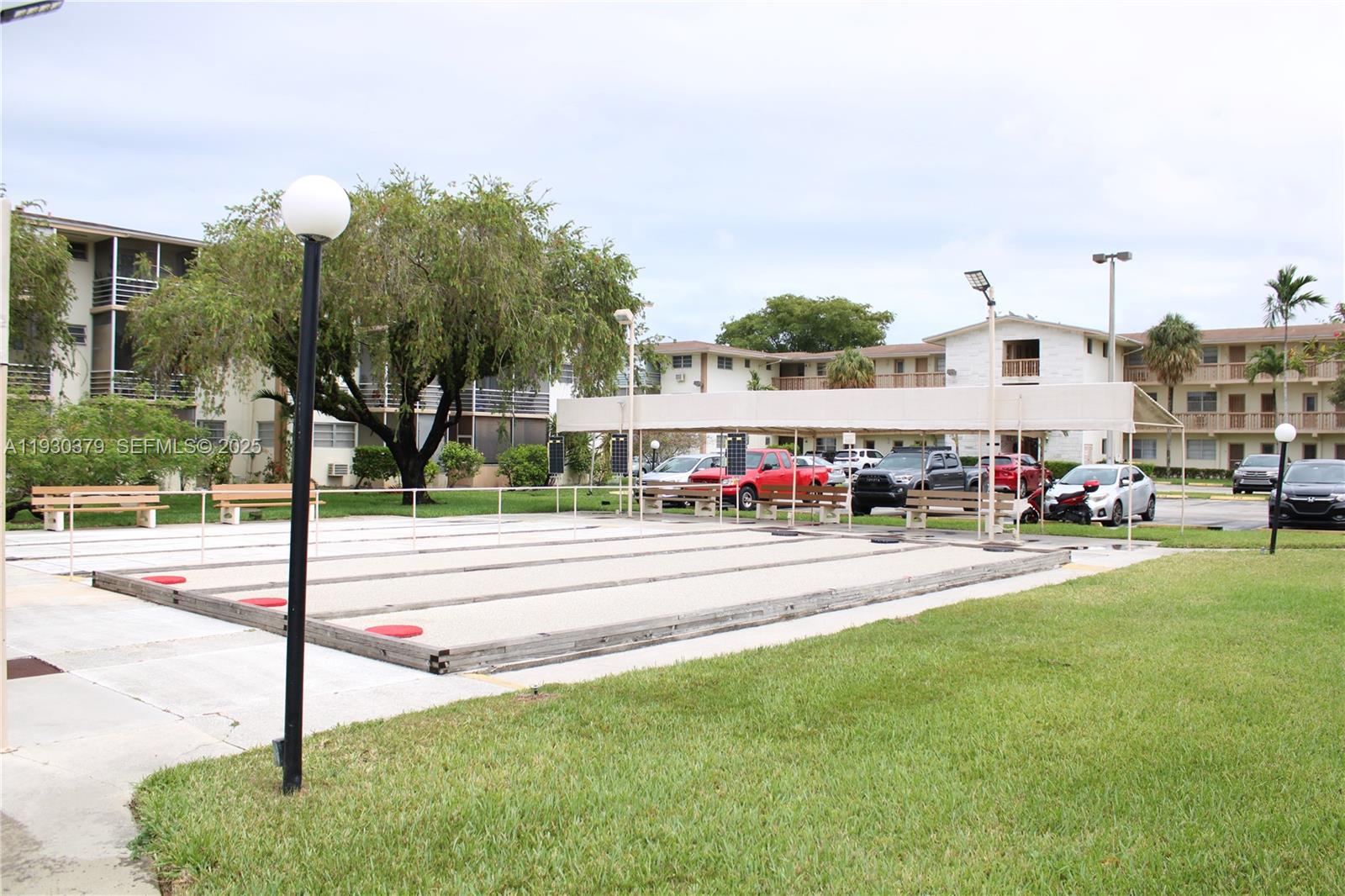 MAR-LEN GARDENS NO 10 COR - Residential