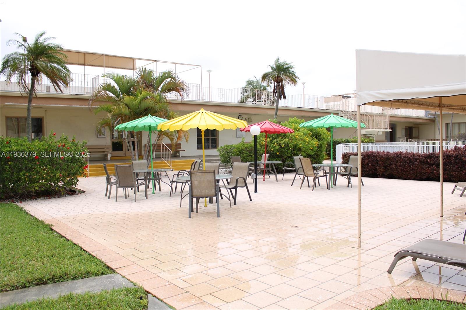 MAR-LEN GARDENS NO 10 COR - Residential