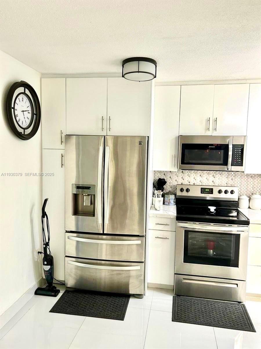 MAR-LEN GARDENS NO 10 COR - Residential