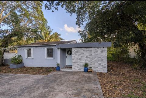 442 NE 162nd St Miami FL 33162