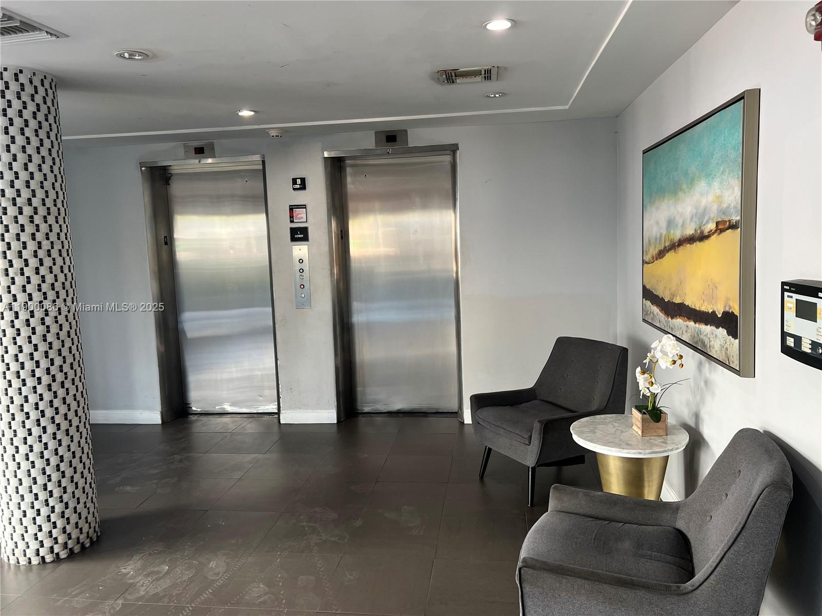 LINCOLN TOWERS CONDO - Residential Lease