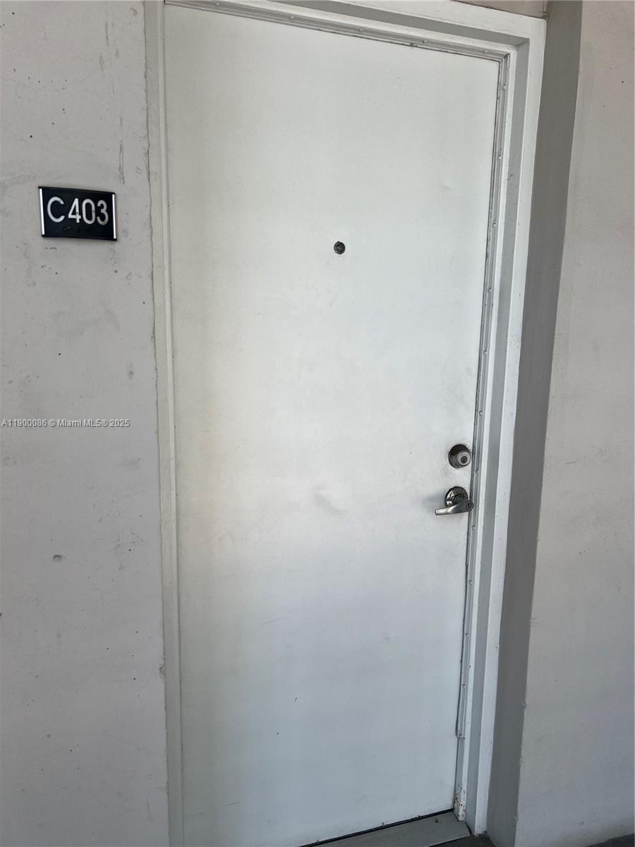 LINCOLN TOWERS CONDO - Residential Lease