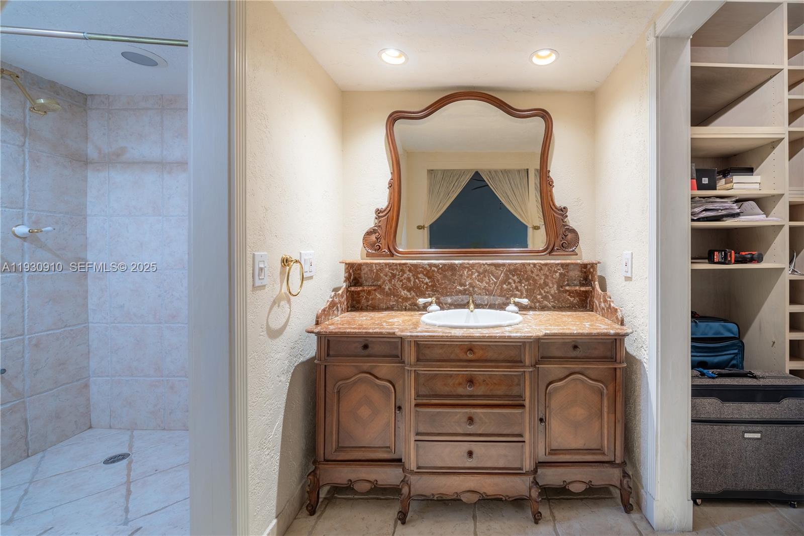 RIVERWOOD SEC 3 - Residential Lease