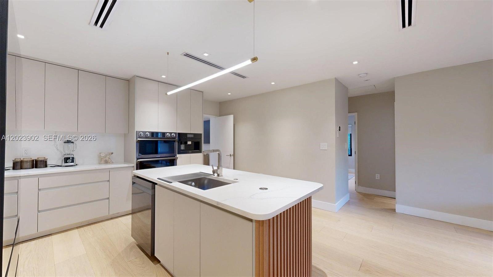 EAST SHENANDOAH - Residential Lease
