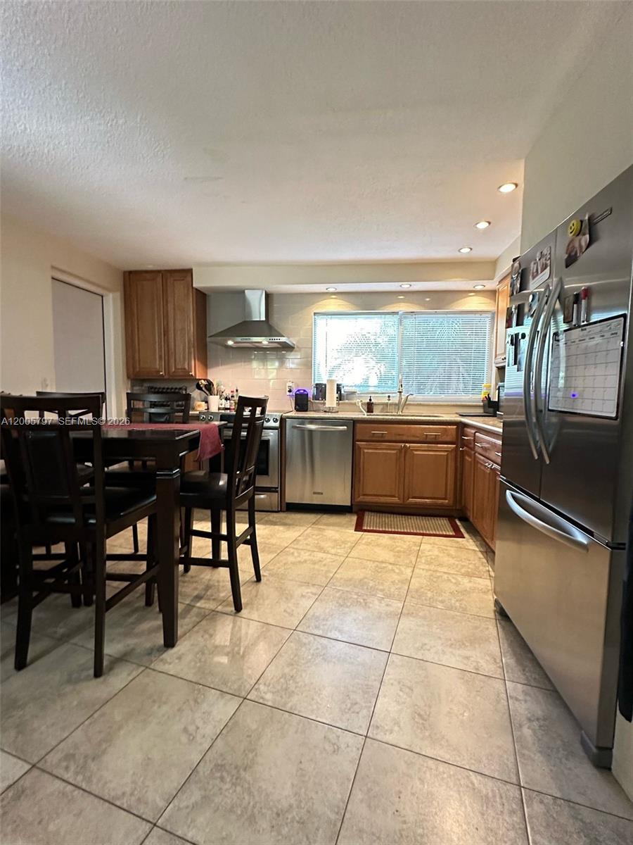 RIVER RIDGE - Residential Lease