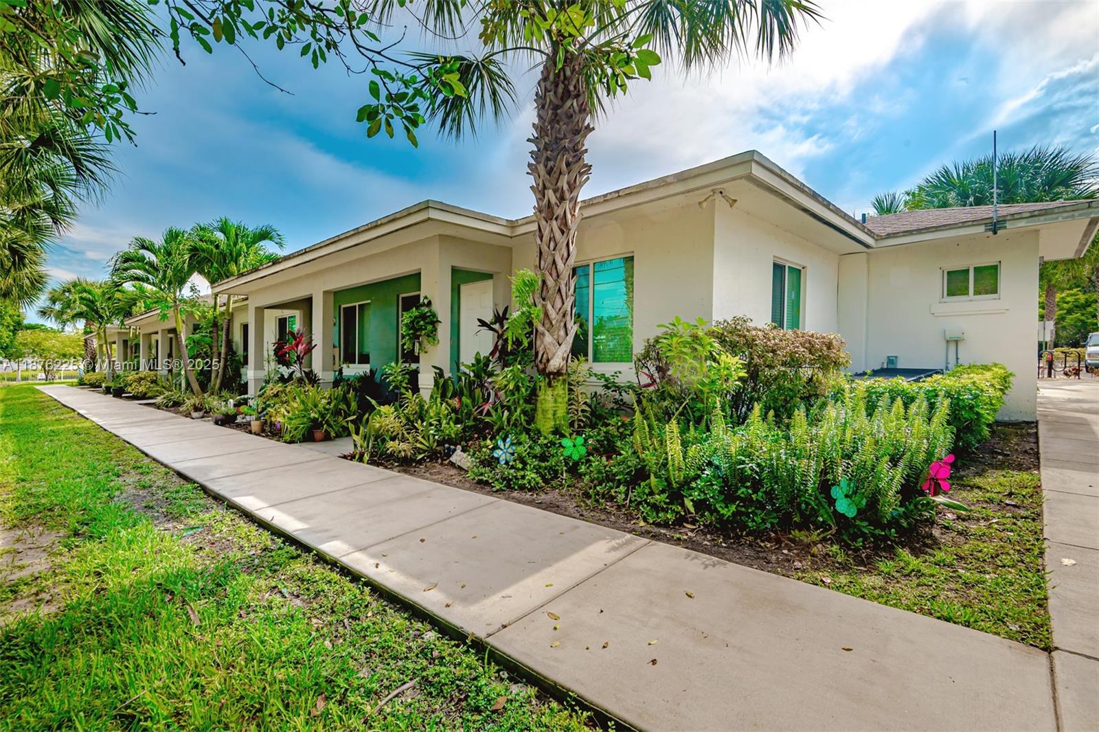 View photos, virtual tours, details... 20690 NW 27th Avenue