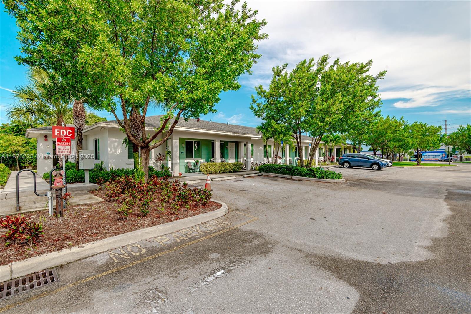 View photos, virtual tours, details... 20690 NW 27th Avenue