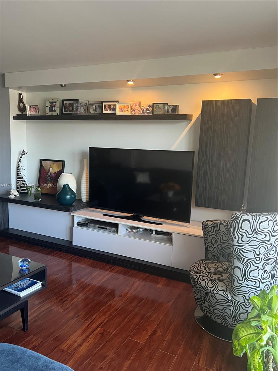 ALLINGTON TOWERS NORTH CO - Residential
