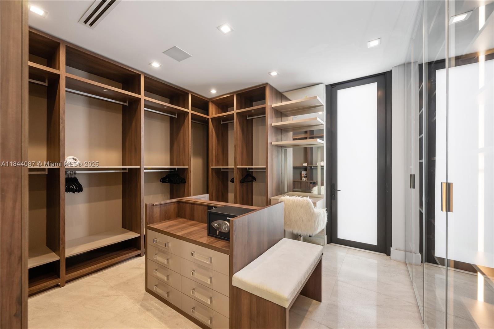 HOLLEMAN PARK - Residential