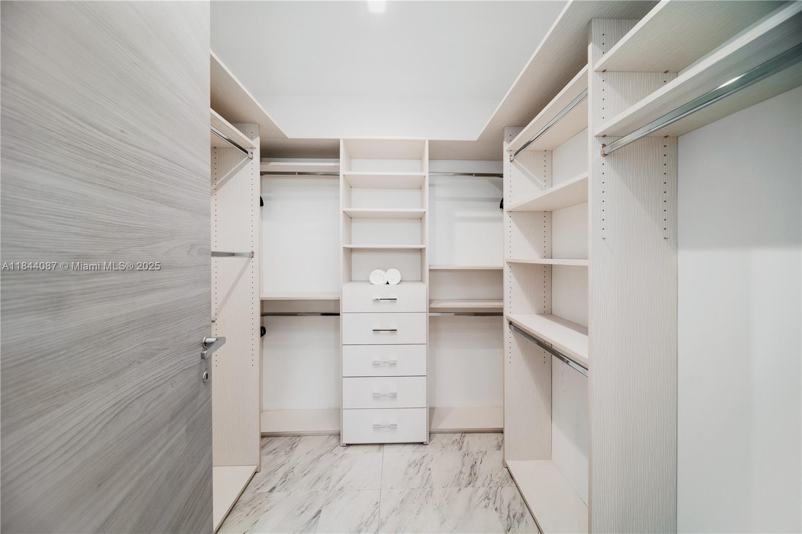 HOLLEMAN PARK - Residential