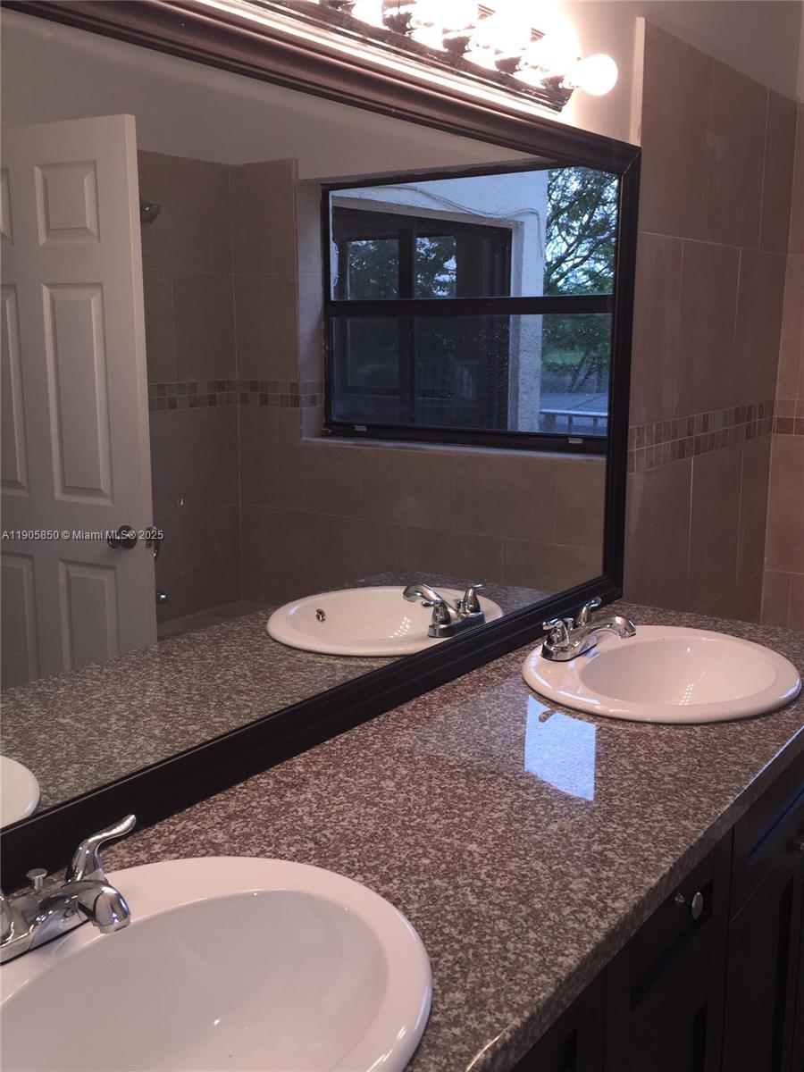 LIVE OAK OF THE HAMMOCKS - Residential Lease