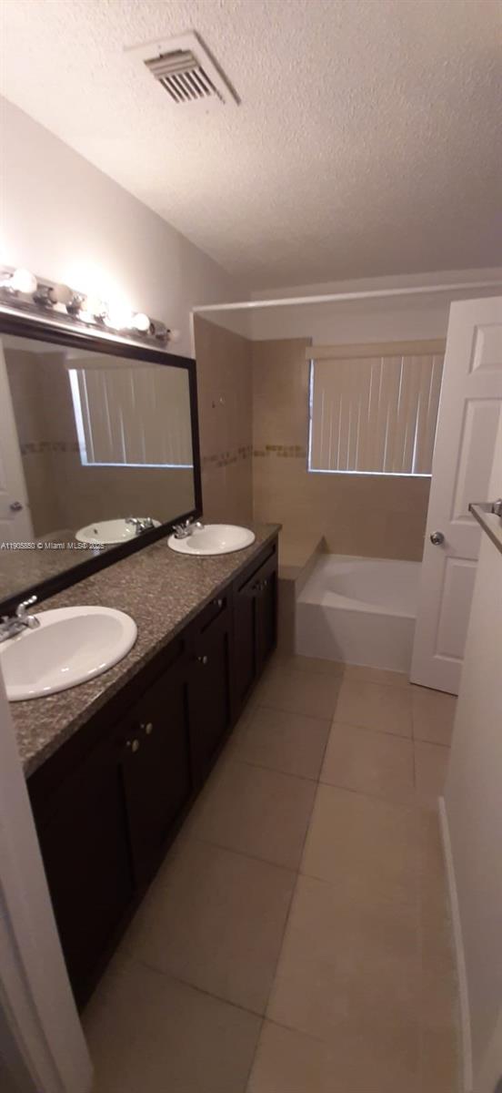 LIVE OAK OF THE HAMMOCKS - Residential Lease