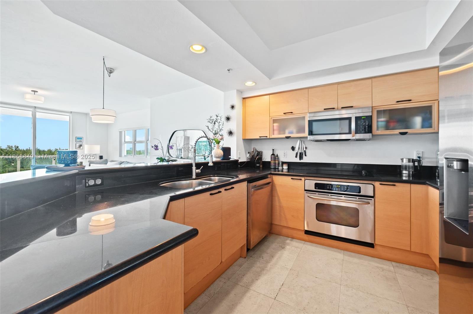 15051 Royal Oaks Ln 806