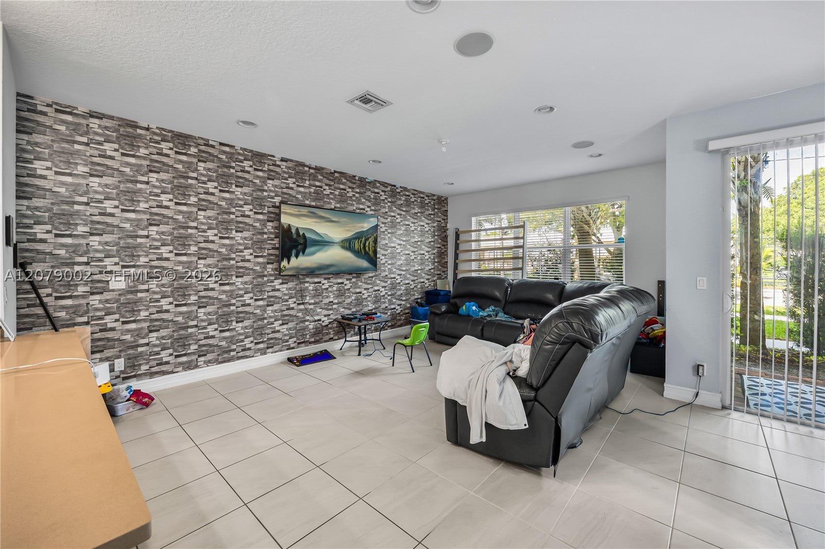 83 Palm Ln, Royal Palm Beach FL 33411