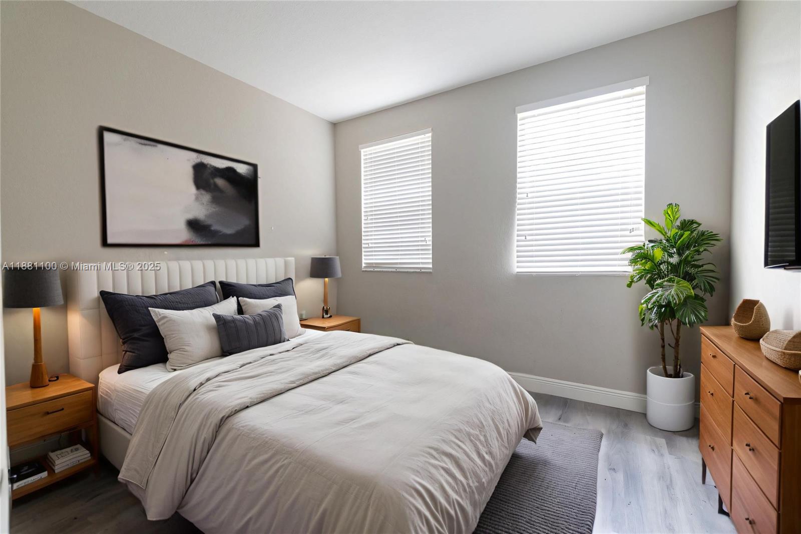 ISLANDS AT DORAL 1ST ADDN - Residential