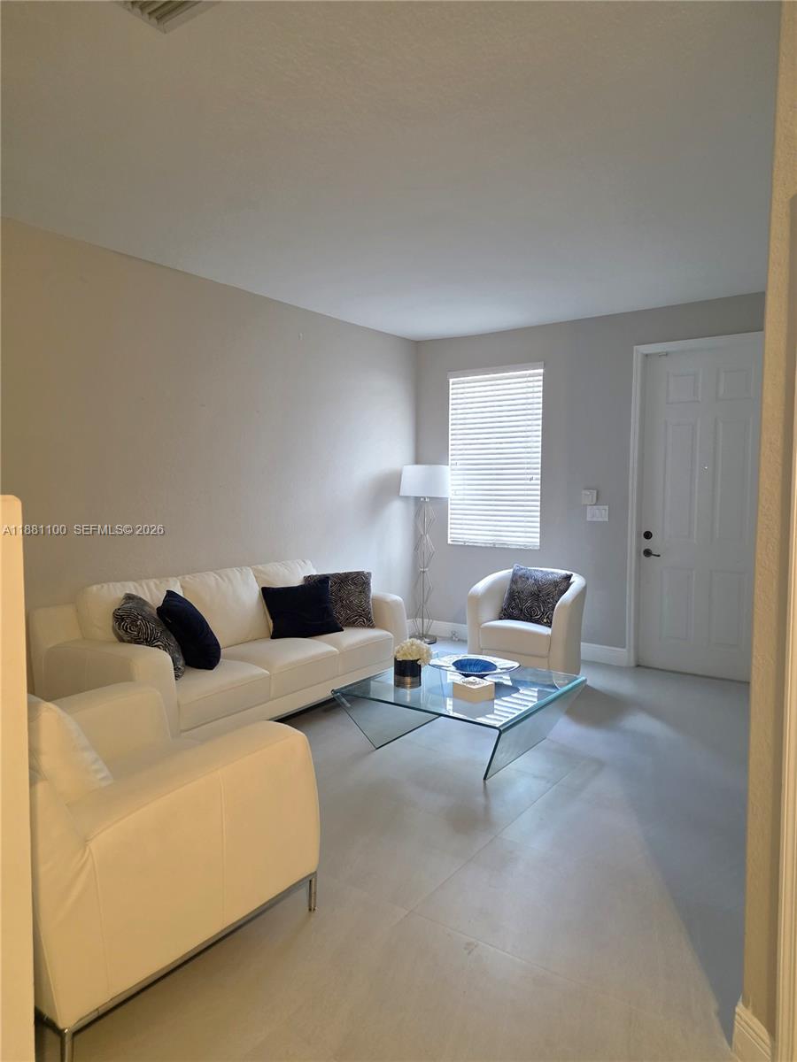 ISLANDS AT DORAL 1ST ADDN - Residential