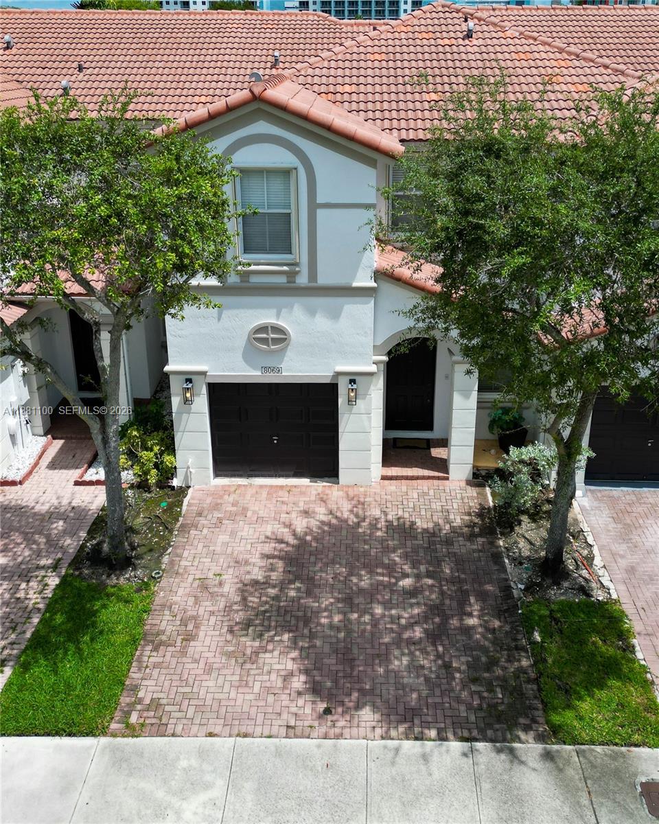 ISLANDS AT DORAL 1ST ADDN - Residential