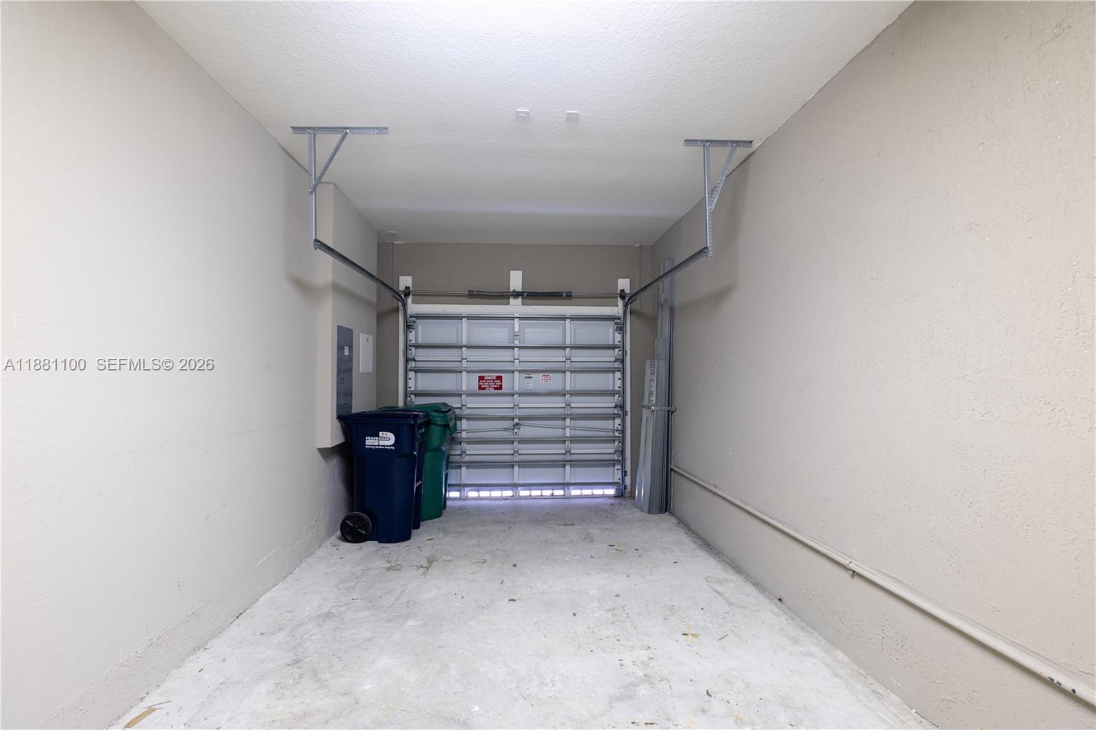 ISLANDS AT DORAL 1ST ADDN - Residential