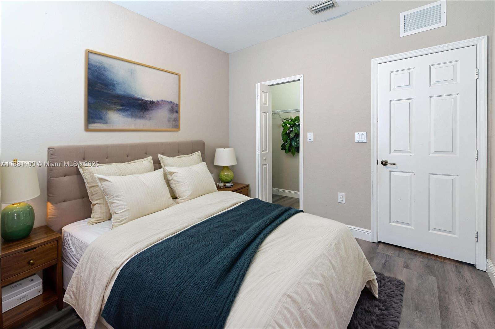 ISLANDS AT DORAL 1ST ADDN - Residential