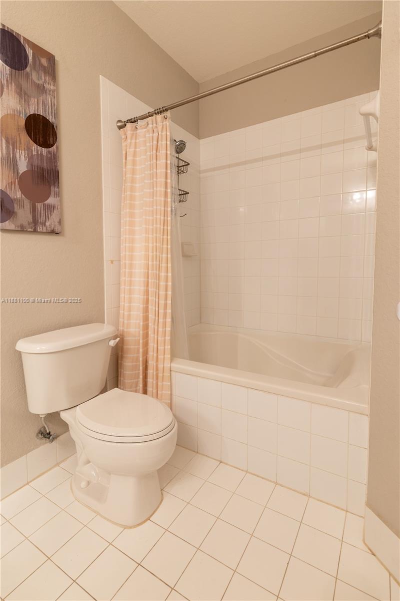 ISLANDS AT DORAL 1ST ADDN - Residential