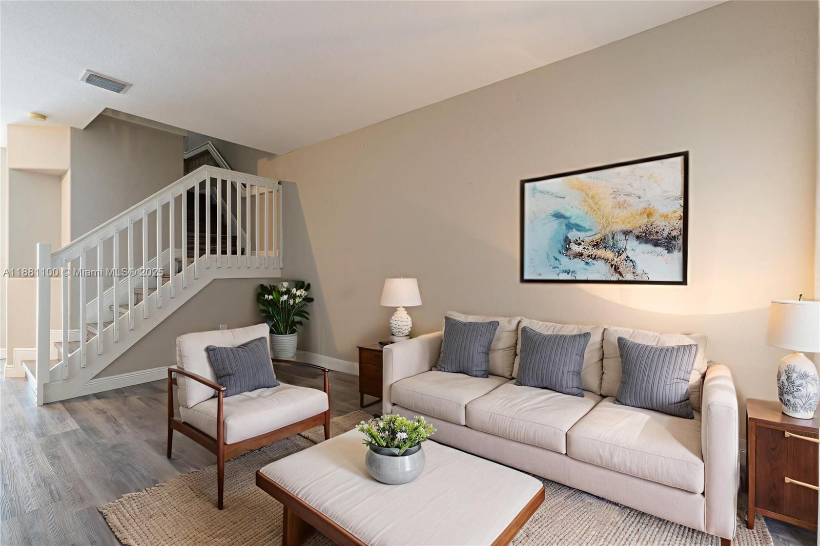 ISLANDS AT DORAL 1ST ADDN - Residential