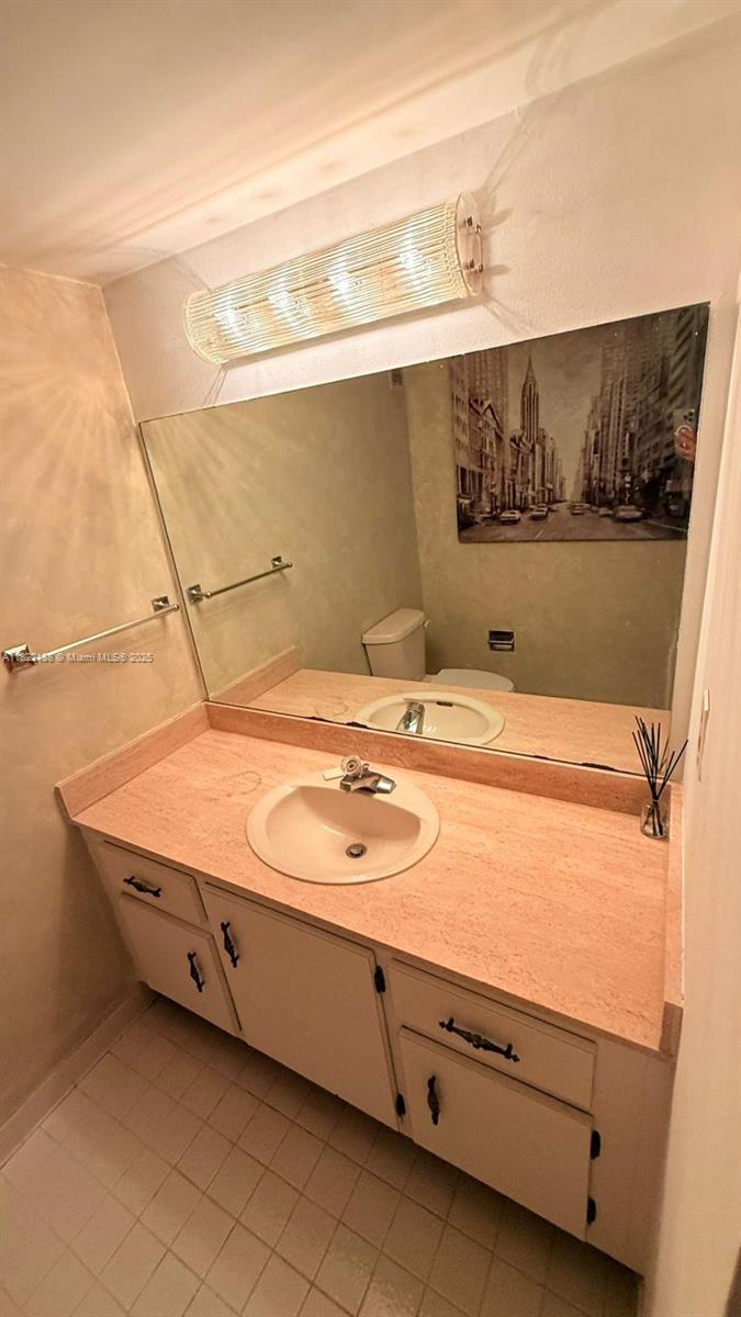 OLYMPUS CONDO PHASE - Residential Lease