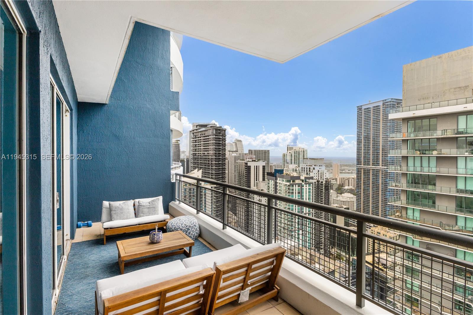 View photos, virtual tours, details... 60 SW 13 st 5012