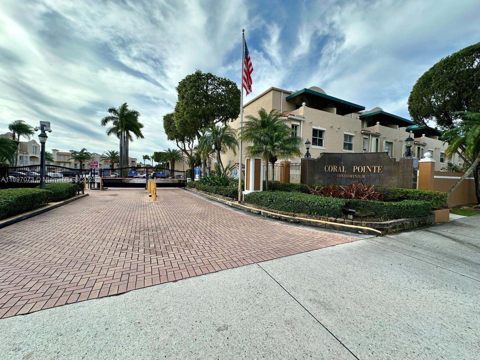 CORAL POINTE TOWNHOMES CO - Residential Lease