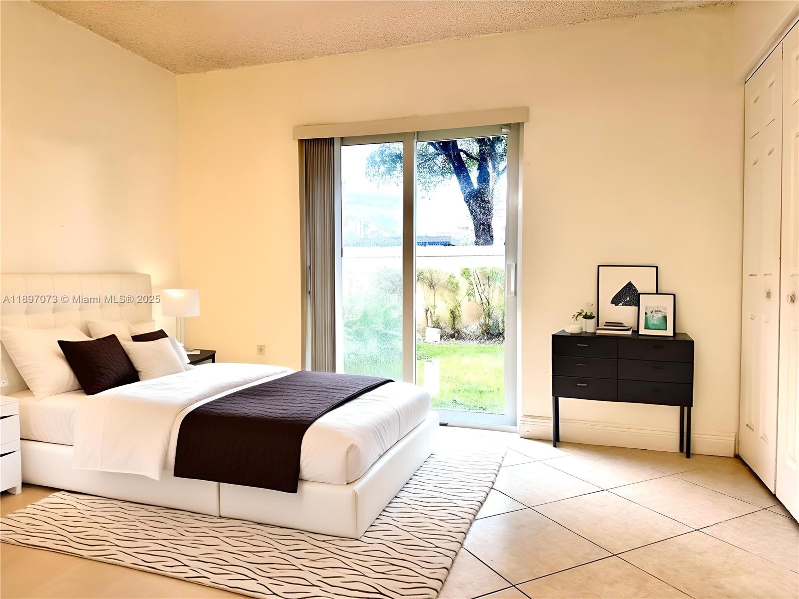 CORAL POINTE TOWNHOMES CO - Residential Lease