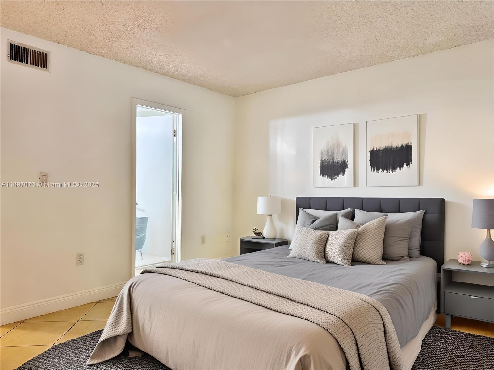 CORAL POINTE TOWNHOMES CO - Residential Lease