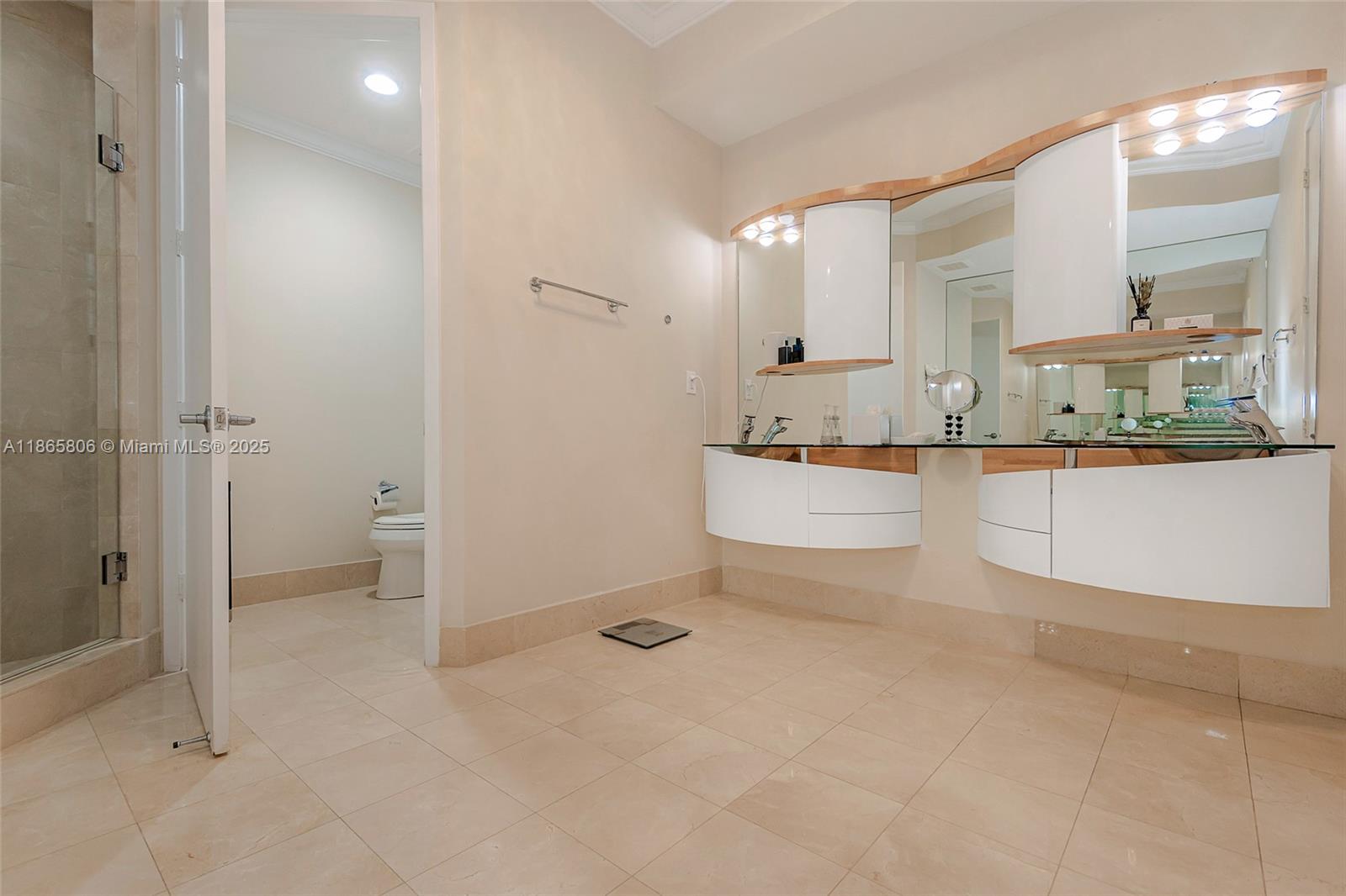 TRUMP PALACE CONDO - Residential