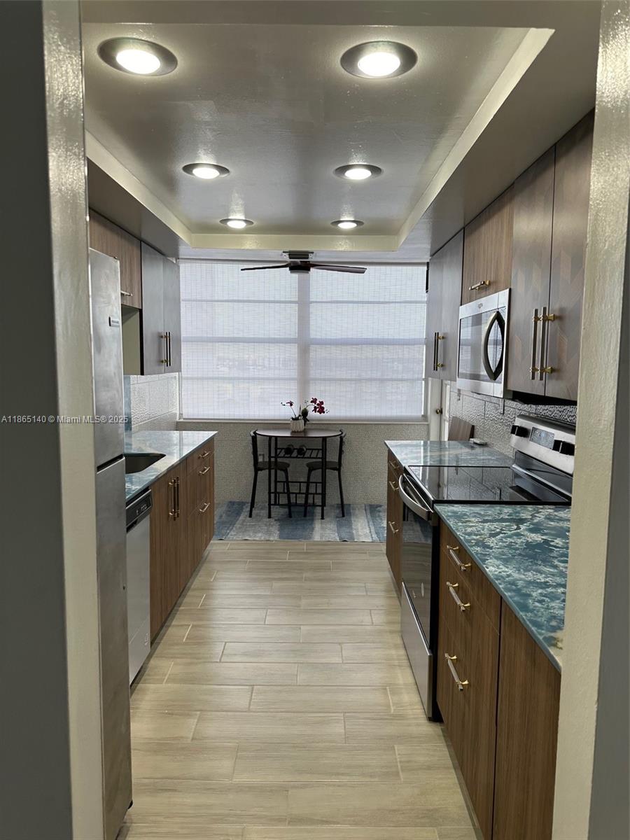 Large & beautifully renovated condo, ready to move in! Located in the heart of Aventura. Enjoy the amazing water view. Light and spacious 2 bedrooms and 2 full bathrooms, walking closets, and more. Building amenities include a tennis court, gym, 2 swimming pools, sauna, marina, BBQ area, mini market/ Restaurant, beauty salon, library, and 24/7 security. Very close to Aventura Mall, Sunny Isles Beach, restaurants, banks, and shops.