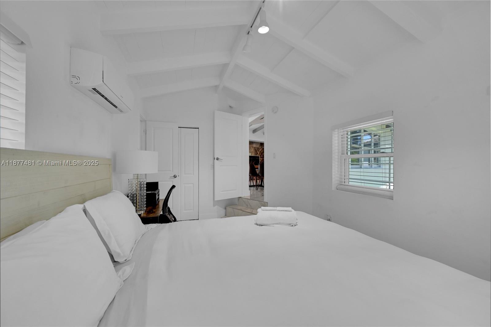 MIAMI SHORES SEC 1 AMD - Residential Lease