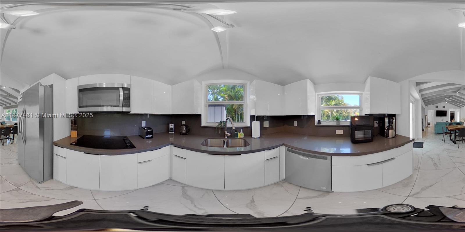 MIAMI SHORES SEC 1 AMD - Residential Lease