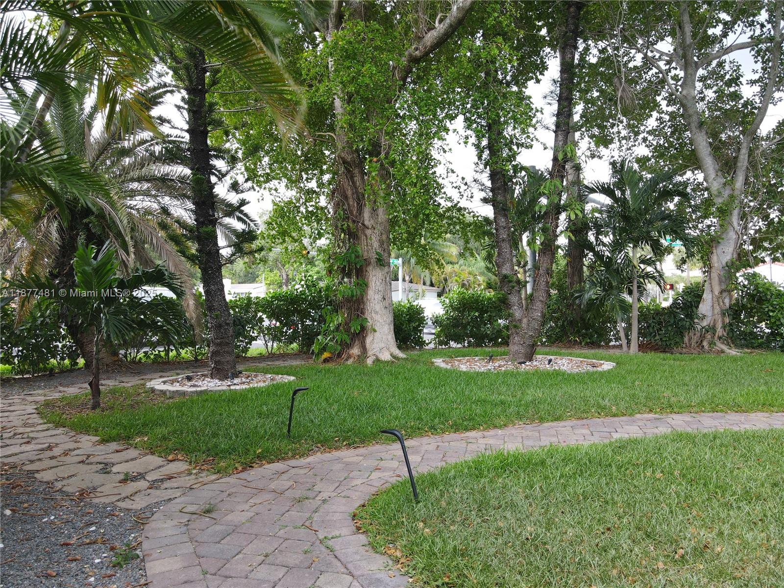 MIAMI SHORES SEC 1 AMD - Residential Lease