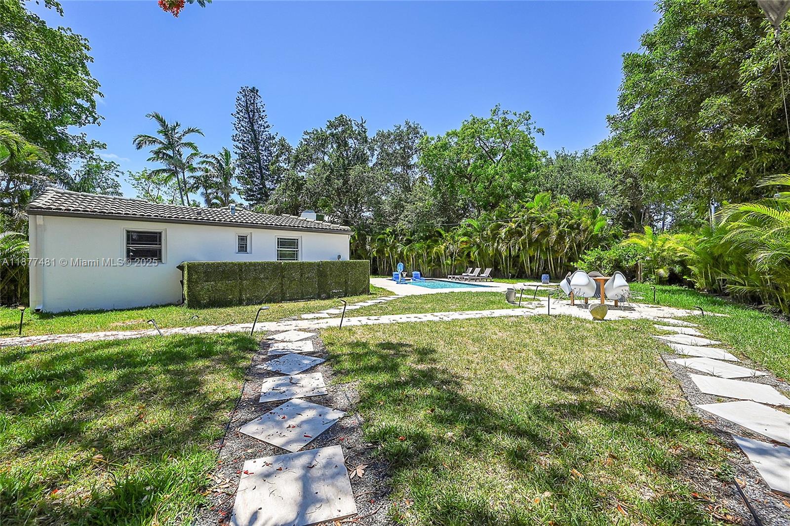 MIAMI SHORES SEC 1 AMD - Residential Lease