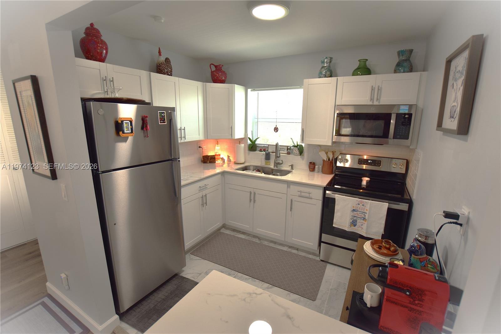 CRESTHAVEN VILLAS CONDO 3 - Residential