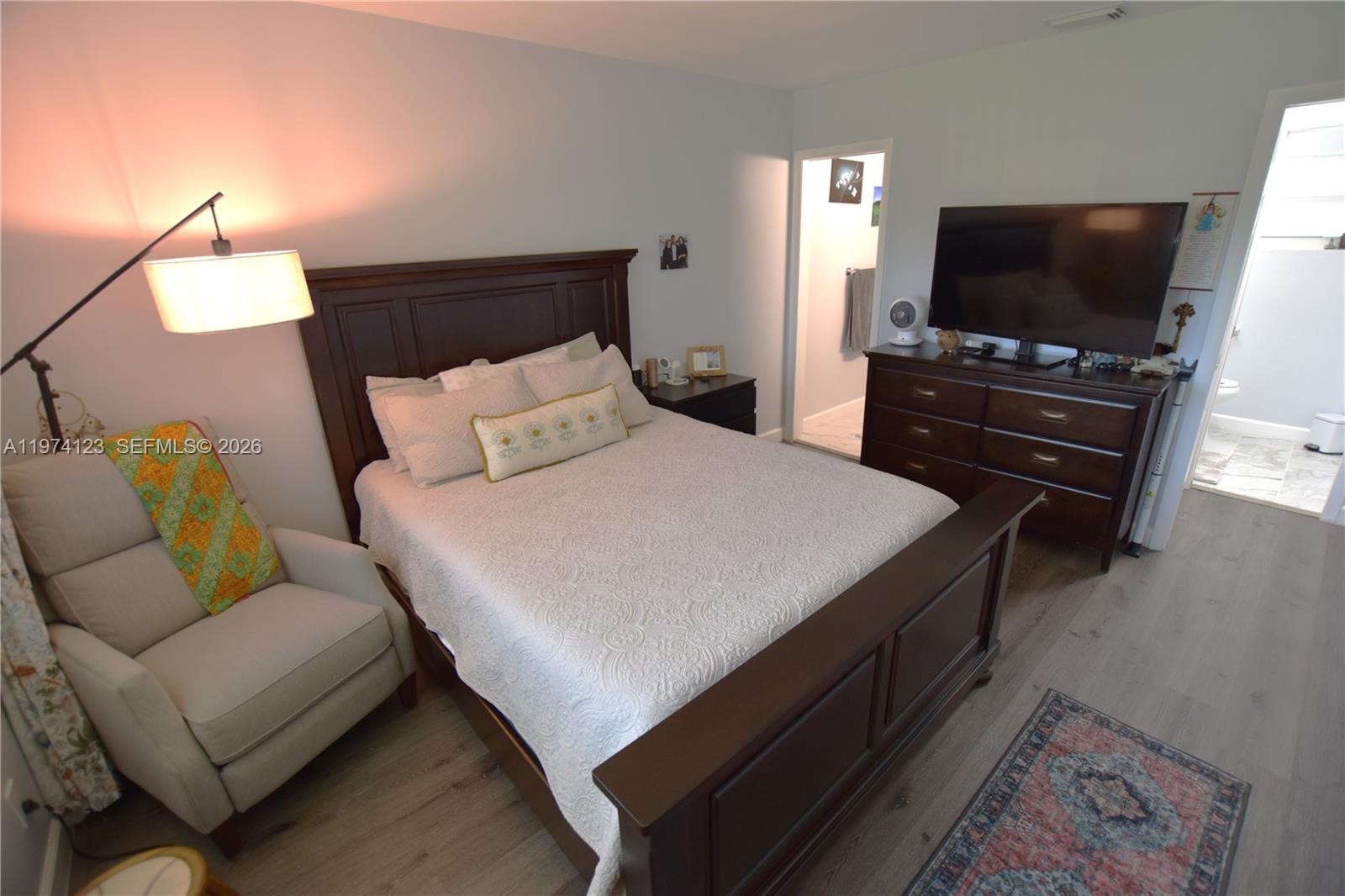 CRESTHAVEN VILLAS CONDO 3 - Residential