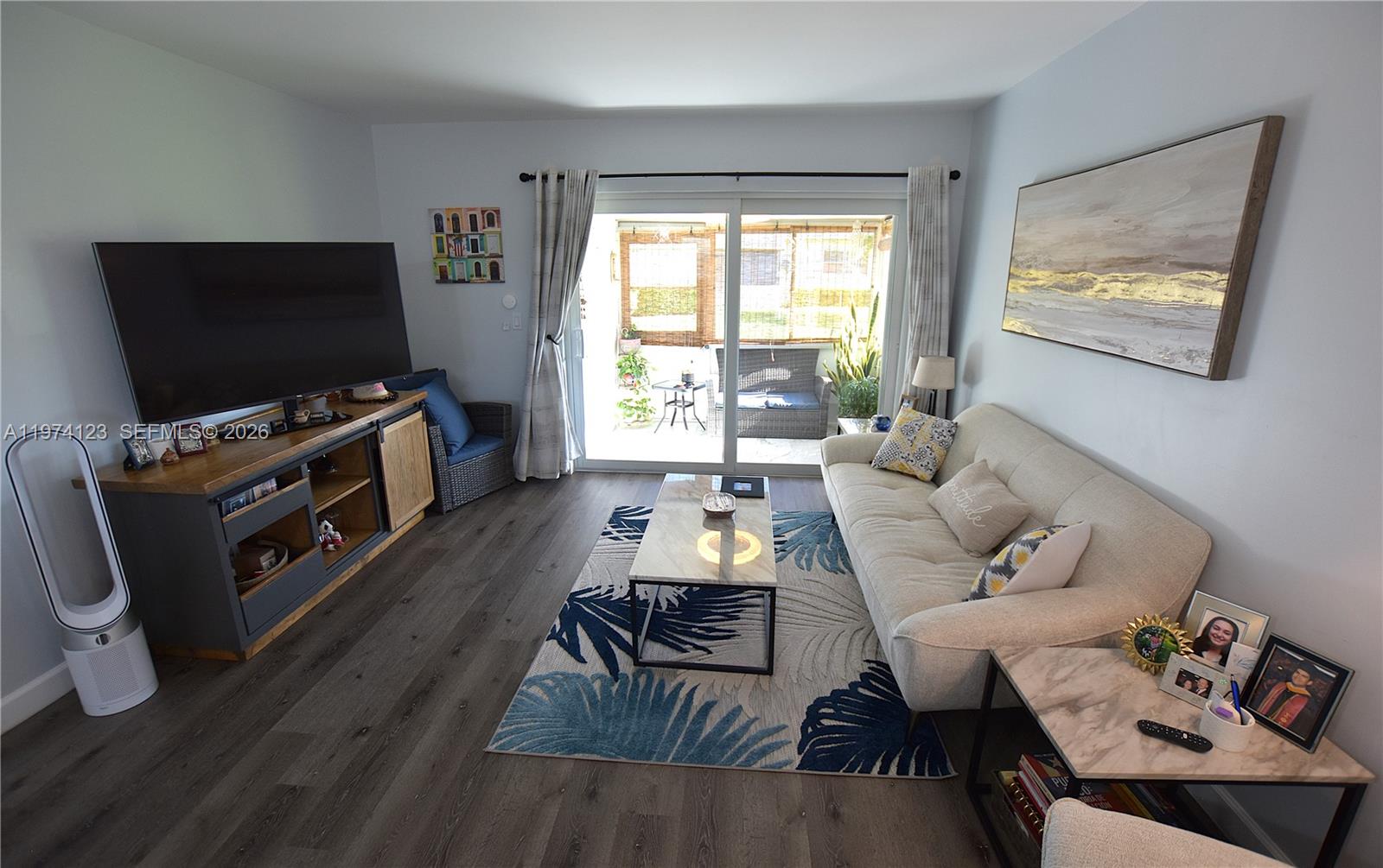 CRESTHAVEN VILLAS CONDO 3 - Residential